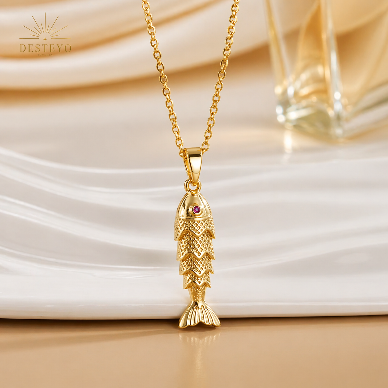 Collar Pez Koi en Oro | Símbolo de Abundancia y Buena Fortuna
