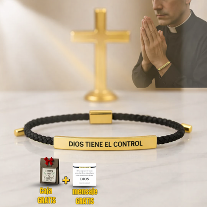 Faith Message Bracelet "God Is in Control" – Gift with Purpose